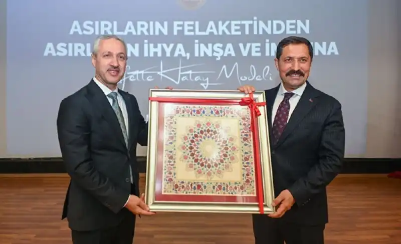 Vali Masatlı Hatay İhtisas Akademi Kapsamında HMKÜ Öğrencileriyle Söyleşi Gerçekleştirdi