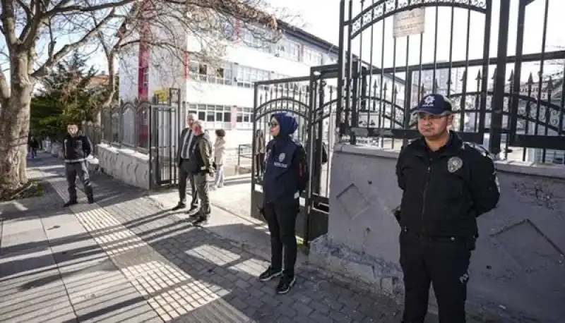 Okullarda Güvenlik Alarmı: Saldırılar Sonrası Yeni Önlemler