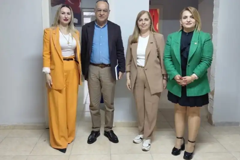 CHP Defne Kadın Kolları’ndan Gönenç’e ‘Hayırlı Olsun’ Ziyareti
