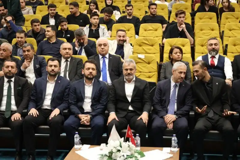 Başkan Öntürk TÜGVA Ihtisas Akademi’de Gençlerle Buluştu