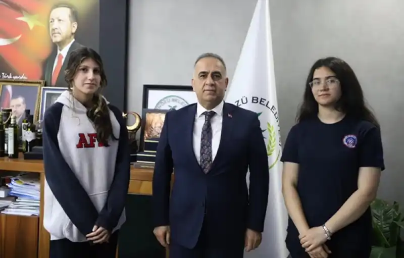 Başkan Sarı, Fen Lisesi öğrencilerine Altınözü’nü Anlattı