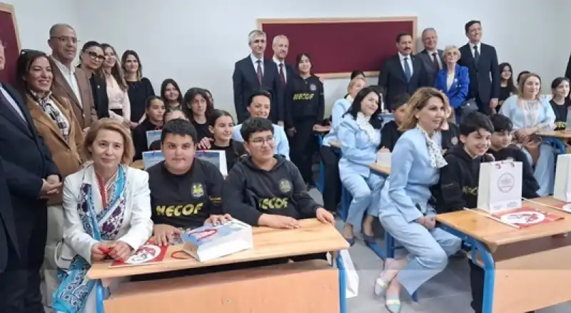 Gazi Mustafa Kemal Atatürk Ortaokulu Açıldı