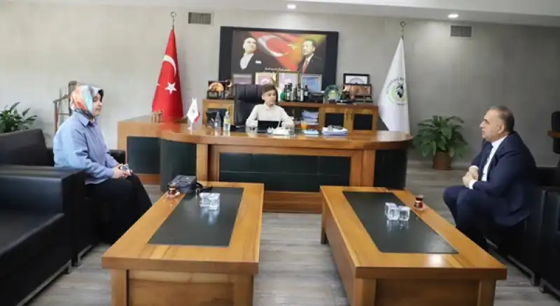 Başkan Sarı Koltuğunu Haris Sağlamoğlu’na Devretti