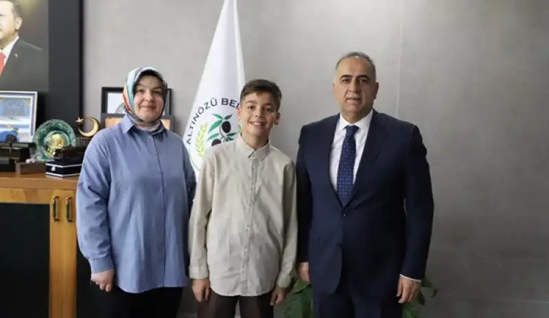 Başkan Sarı Koltuğunu Haris Sağlamoğlu’na Devretti