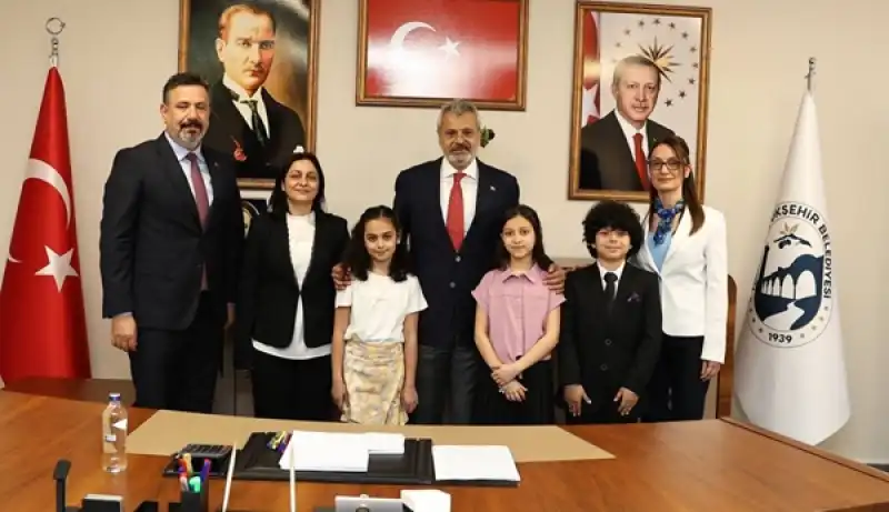 3 Minik Başkan HBB Başkanlık Koltuğuna Oturdu