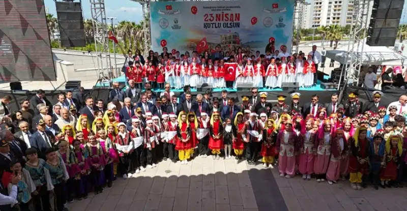 Başkan Öntürk, 23 Nisan’ı çocuklarla Kutladı