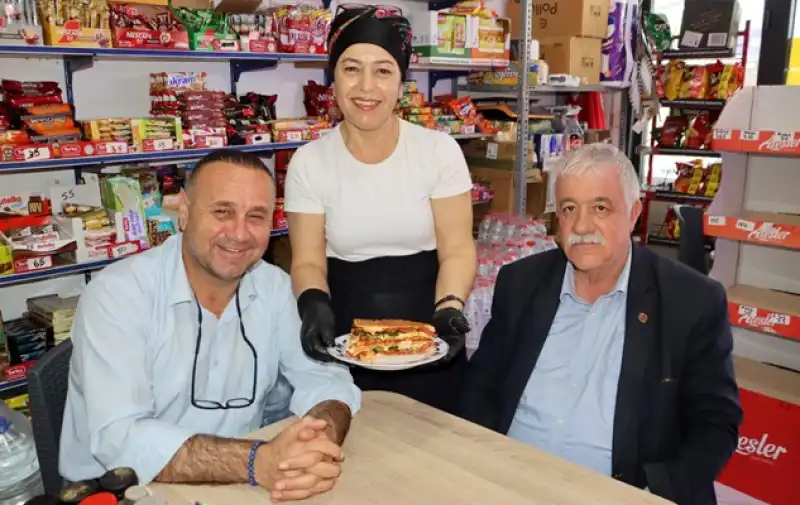 Depremden Sonra Yeniden Başladı Tost Lezzetiyle Gönülleri Fethetti