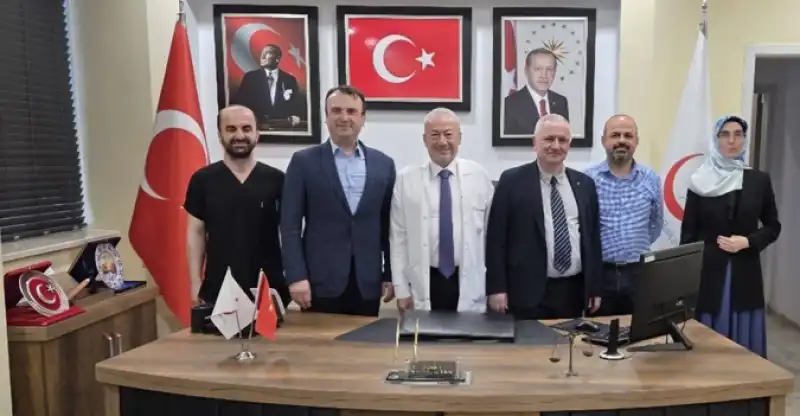 Akademisyenlerden Hastaneye Anlamlı Ziyaret