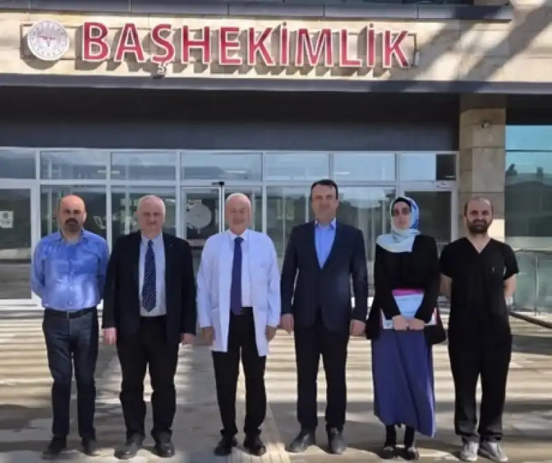 Akademisyenlerden Hastaneye Anlamlı Ziyaret