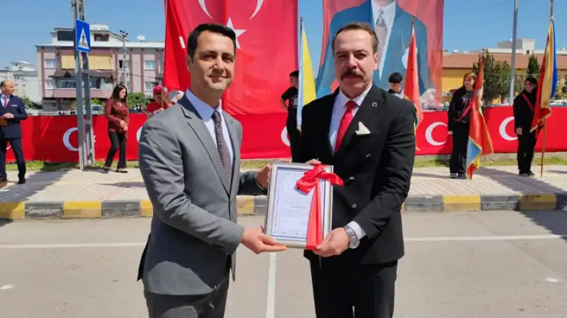 Erzin Kaymakamı Onur Özaydın’a Hemşerilik Beratı Verildi!