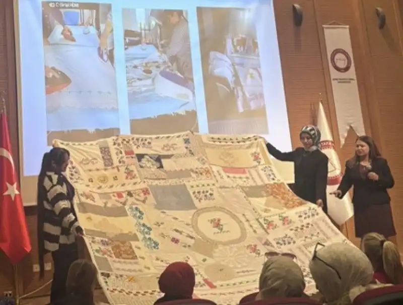 Hatay Mustafa Kemal Üniversitesi’nde Geleneksel Ürünlere Yoğun İlgi