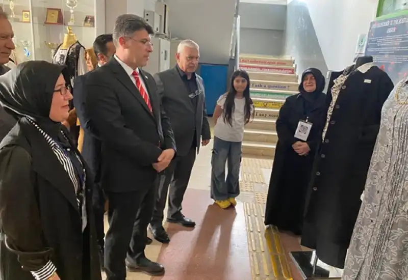 Antakya’da Giyim Teknolojisi Kursiyerlerinden Yıl Sonu Sergisi