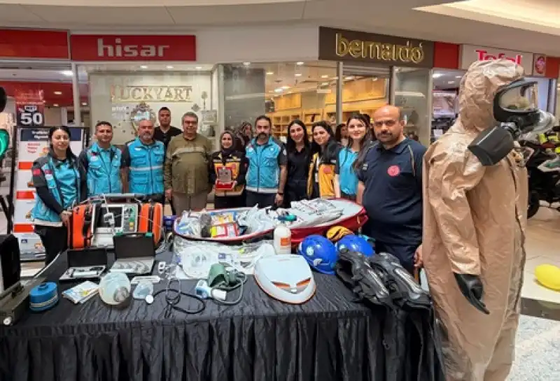 Hatay’da Yılın Ambulans Sürücüsü Betül Güven Oldu