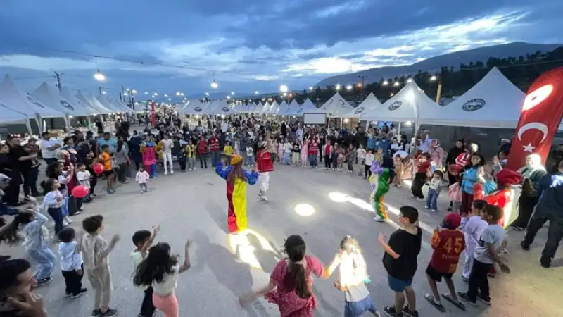 Kırıkhan’da şenlik Havası: çocuk Etkinlikleri Ve Türkülerle Unutulmaz Gece