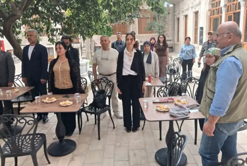 Hatay, Şiir Ve Türkülerle Küllerinden Doğuyor