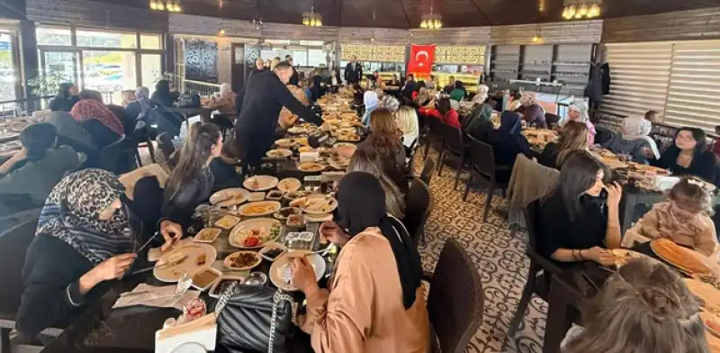 MHP KAÇEP’ten Anneler Günü’ne Özel Kahvaltı Programı