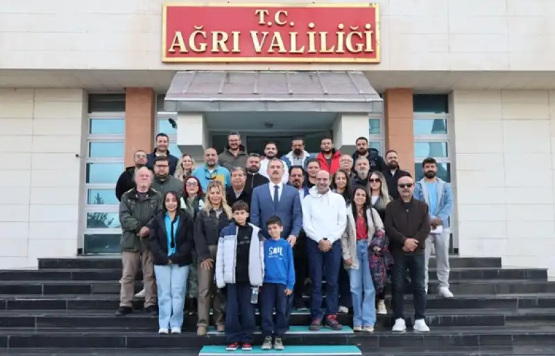 Hatay Medeniyetler Korosu’ndan Ağrı Valisi Önder Bozkurt’a Ziyaret
