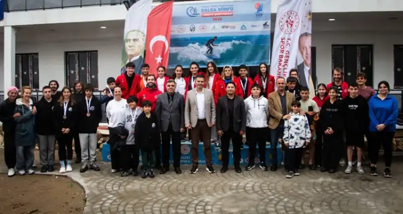 TYF Dalga Sörfü Türkiye şampiyonası Samandağ’da Tamamlandı