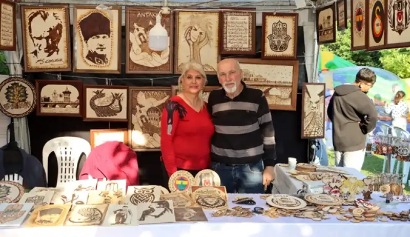 Anneler Günü’nde Tezgâh Başında Sanat Mesaisi
