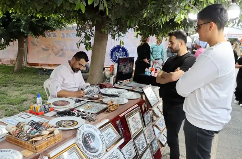 Sanatla Yazılan Sevgi: Anneler İçin Özel Eserler