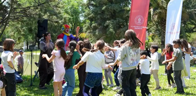 Vakıf Haftası Kapsamında 300 Kişilik Anlamlı Piknik Etkinliği Düzenlendi