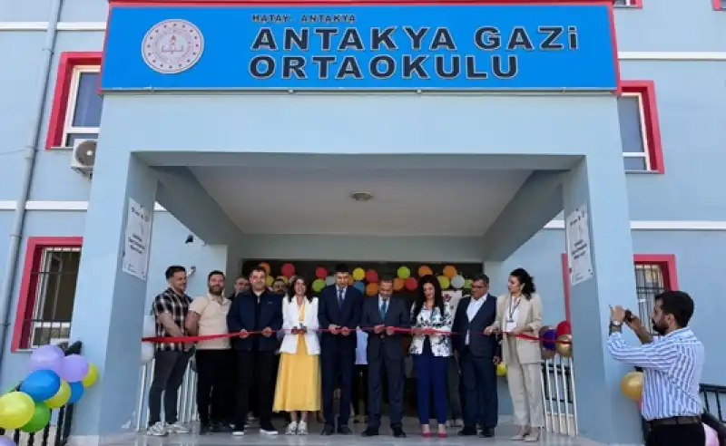 Gazi Ortaokulu’nda TÜBİTAK 4006 Bilim Fuarı Düzenlendi