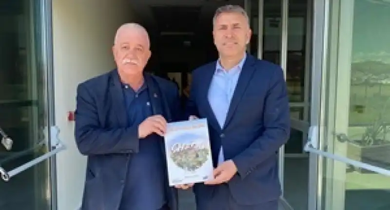 Kalaycıoğlu’ndan Gençlik Spor İl Müdürüne ‘Hatay Halk Bilimi’ Kitabı