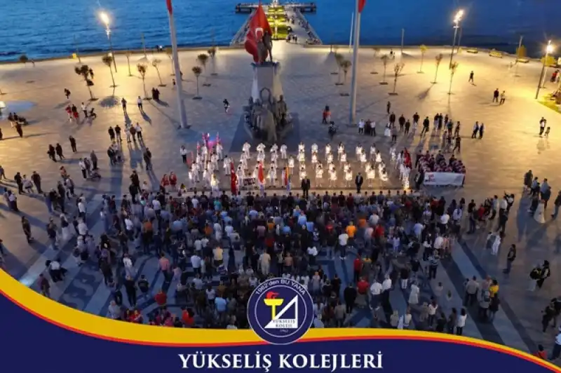 Yükseliş Koleji’nden 19 Mayıs’a Yakışan Görkemli Fener Alayı