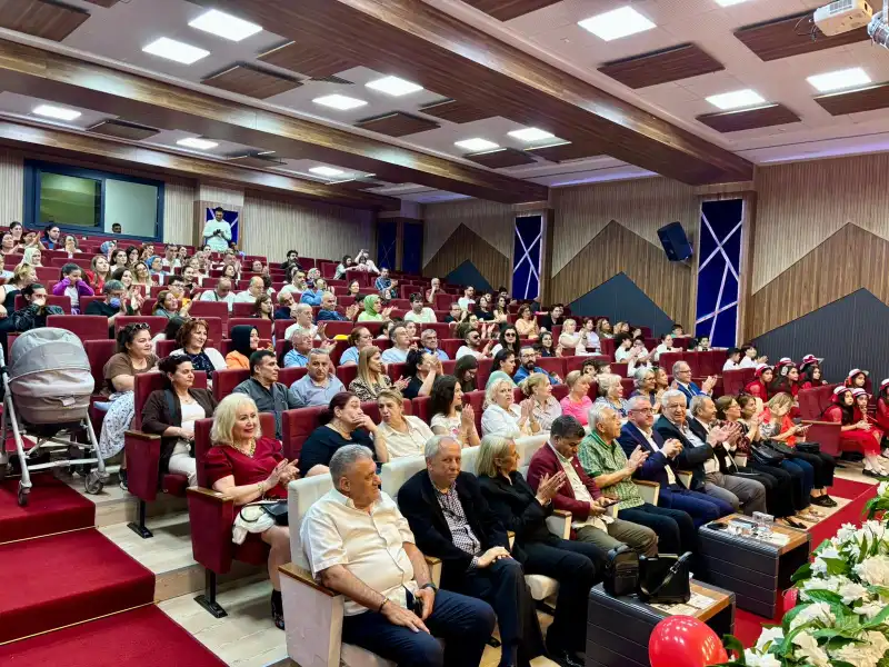 İskenderun’da ‘Sıra Bizde !’ Diyen Çocuk Ve Gençlik Korosu Gururlandırdı