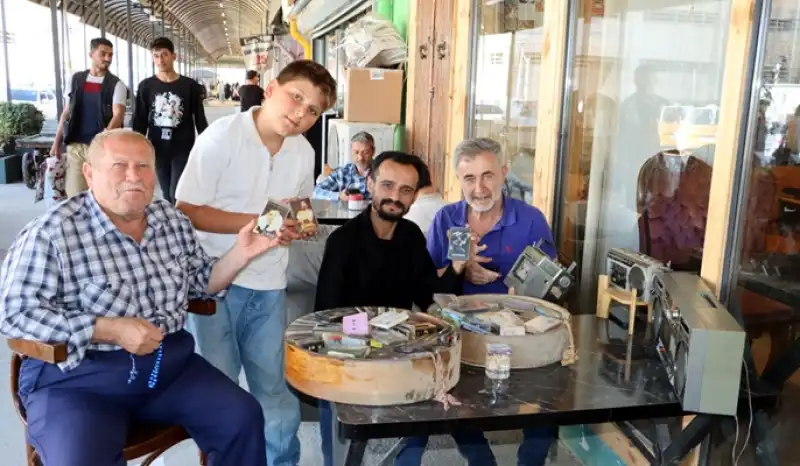 Müzik Dinlemek Emek İsterdi: Uzun Çarşı’da Kasetli Yıllar Anlatıldı
