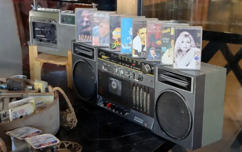 Müzik Dinlemek Emek İsterdi: Uzun Çarşı’da Kasetli Yıllar Anlatıldı