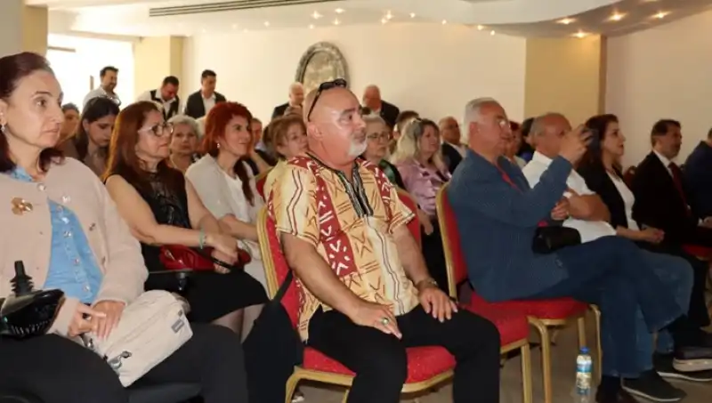 Prof. Dr. Sedat Cereci’ye Akdeniz Sanat Günleri’nde Onur Ödülü