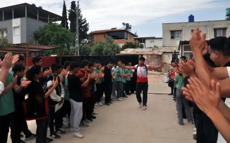 Türkiye Şampiyonu Kılıç’a Davullu Zurnalı Karşılama