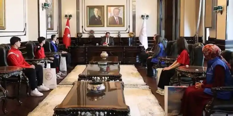Vali Masatlı Gençleri Ağırladı