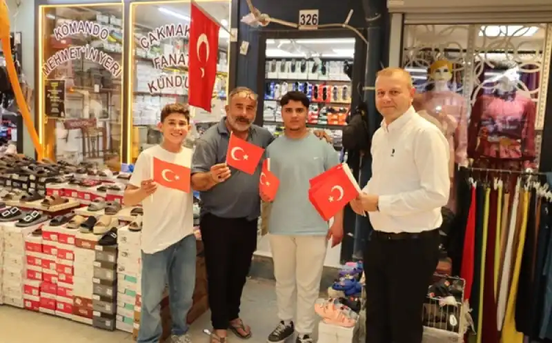 Tarihi Uzun Çarşı’da 19 Mayıs Coşkusu Bayraklarla Yaşandı