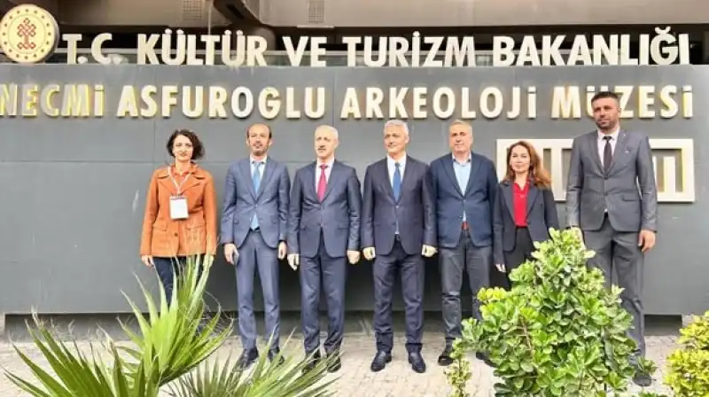 Deprem Arkeolojisine Işık Tutan Çalışmalar Bilim Kafe Etkinliğinde Konuşuldu