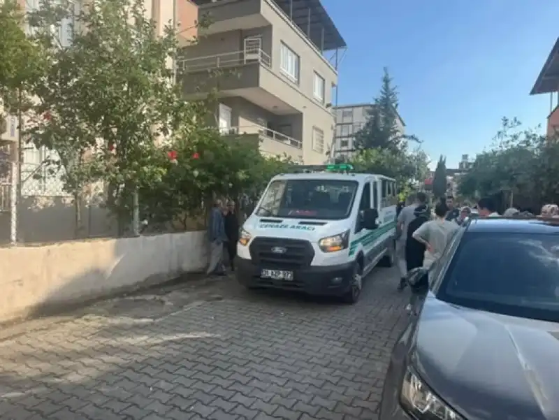 Eşini Tüfekle Vurarak Öldürdü!