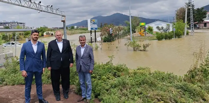 Milletvekili Çalışkan Hatay'da Yaraları Yerinde Inceledi