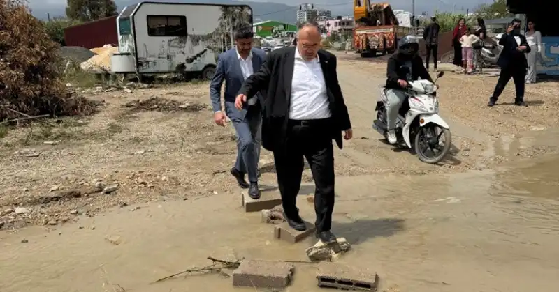 Milletvekili Çalışkan Hatay'da Yaraları Yerinde Inceledi