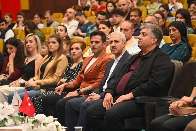 “İki Gelenek, Tek Sahne” Konserine Sanatseverlerden Tam Not