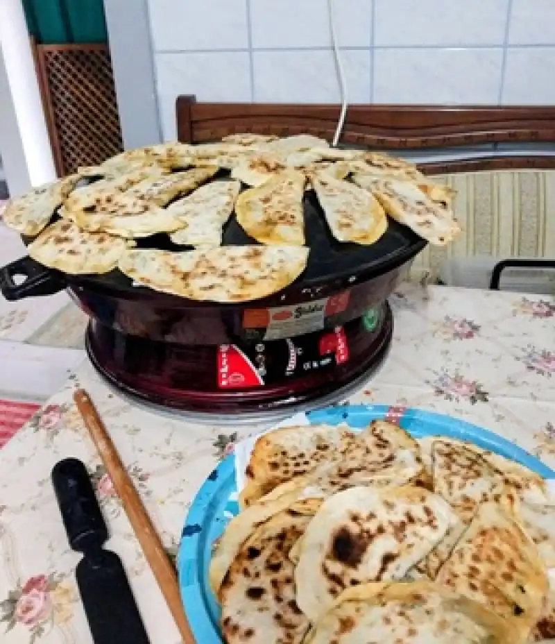 Köylerde Bayramın Kokusu Yayıldı: Sacda Ekmek Hazırlıkları Başladı