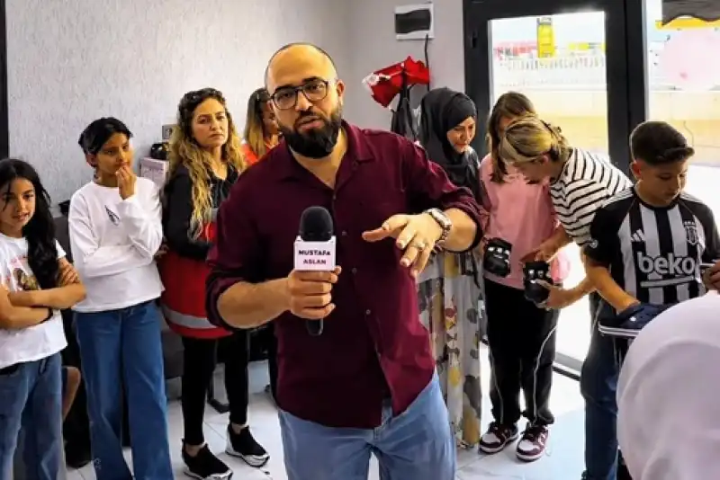 Mustafa Arslan Sosyal Medyada Gönülleri Fethetti