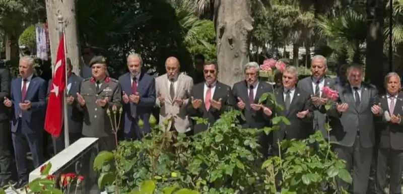 Bayramın Hüznü Şehitlikte Yaşandı