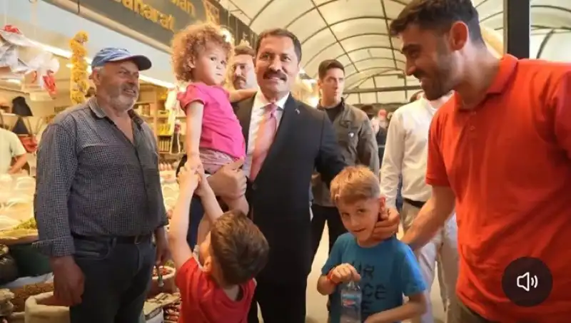 Vali Masatlı’dan Uzun Çarşı’ya Bayram Ziyareti
