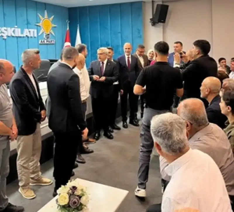 Ayladağlı Iş Adamı CHP’den Ak Partiye Geçti