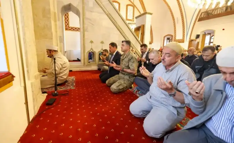 Bayram Namazı Habib-i Neccar Camii’nde Kılındı