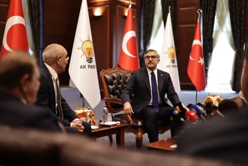 AK Parti Ve CHP’den Bayramda Diyalog Mesajı