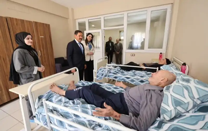 Hatay Valisi Mustafa Masatlı’dan Huzurevi Sakinlerine Bayram Ziyareti