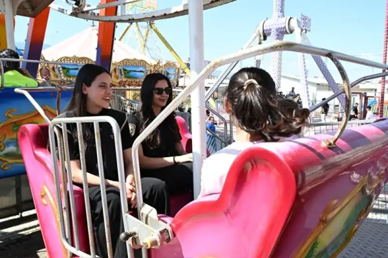 Hatay’da Polis Ve Çocukların Kahkahaları Lunaparktan Yükseldi