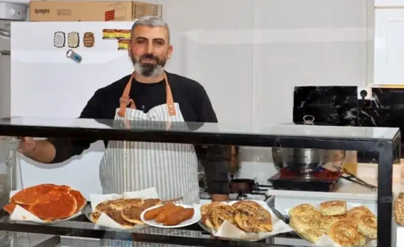 Kiremitte Tereyağlı Mumbarın Adı: Mumbarcı Hikmet